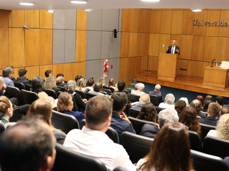 Ricardo Lorenzetti en la UCEMA