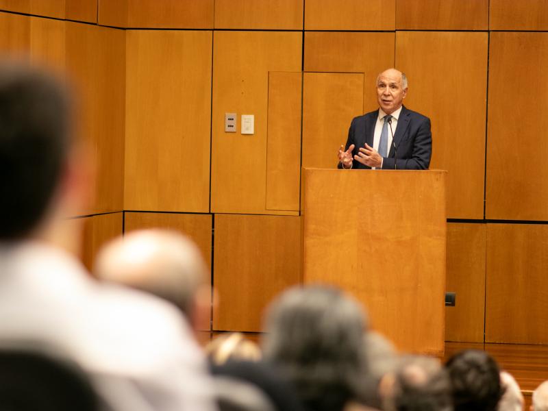 Ricardo Lorenzetti en la UCEMA